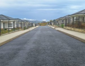 Maison 4 chambres à louer dans Corusu, zone Centru
