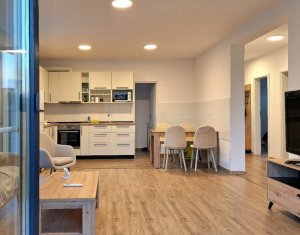 Maison 4 chambres à louer dans Corusu, zone Centru