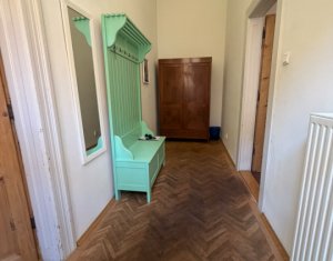 Apartament 2 camere, situat în zona centrală