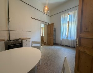 Apartament 2 camere, situat în zona centrală