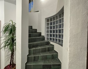 Casa de inchiriat, 180 mp, Andrei Muresanu, 6 parcari, garaj, terasa, zona Sigma