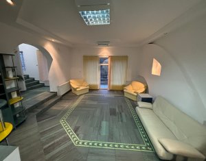Casa de inchiriat, 180 mp, Andrei Muresanu, 6 parcari, garaj, terasa, zona Sigma