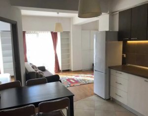 Apartament 2 camere, zona Plopilor, cu parcare