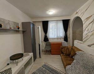 Apartament cu 3 camere, strada Busteni, Gheorgheni